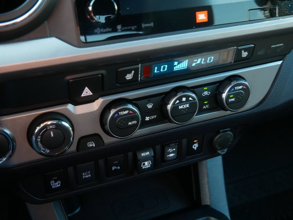 Used 2019 Toyota Tacoma Limited AWD/4WD image 31