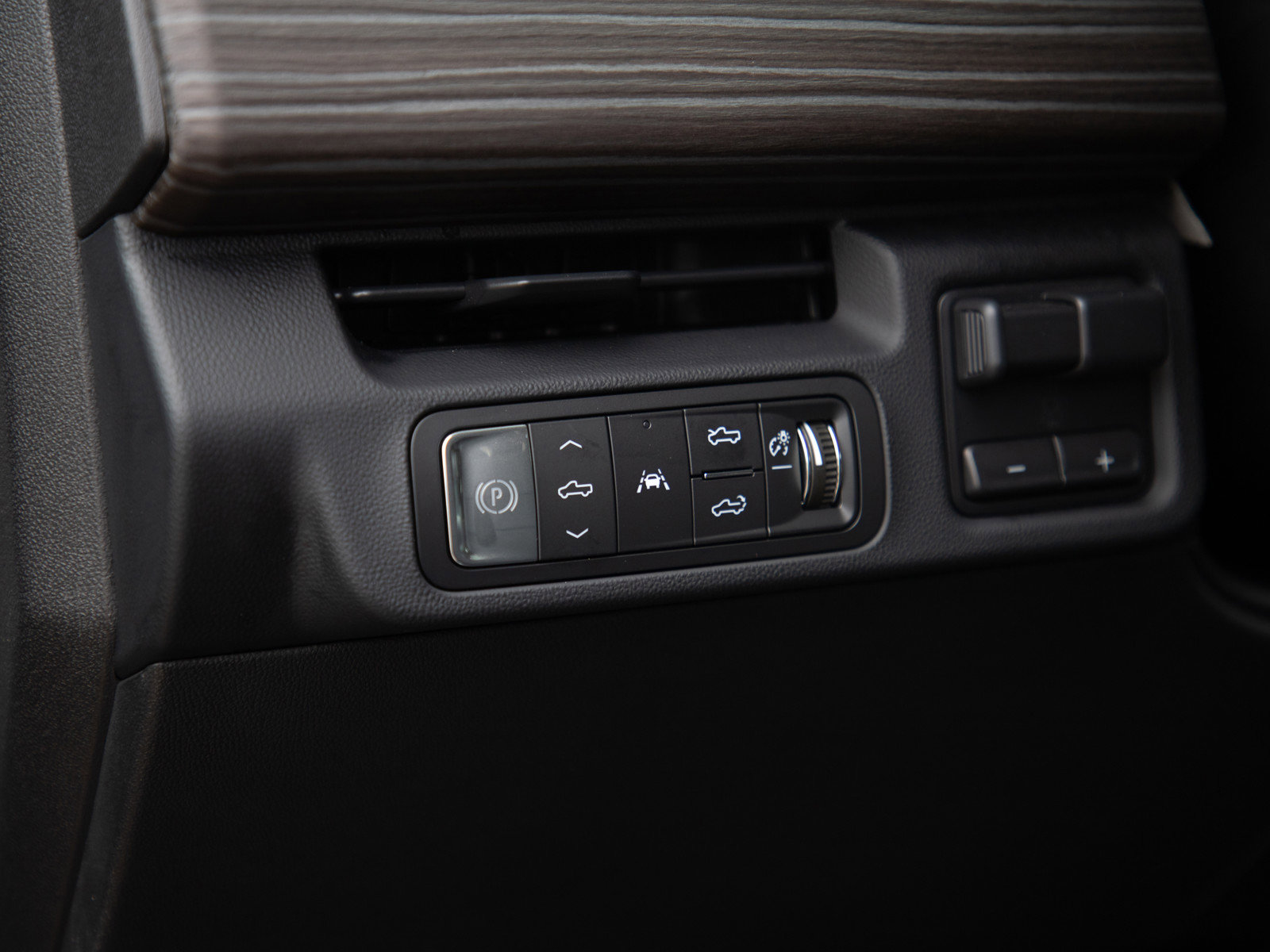 Used 2025 GMC Sierra EV Denali image 28