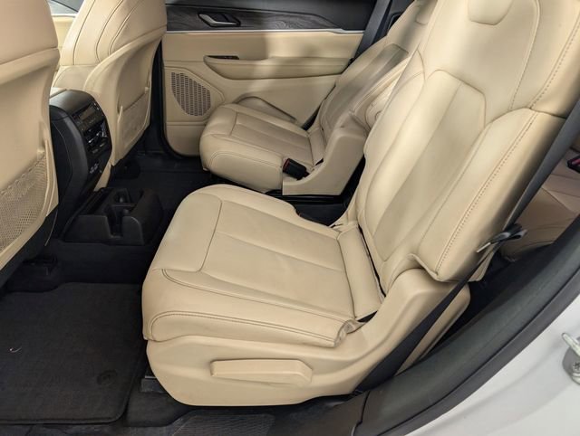Certified 2023 Jeep Grand Cherokee L Limited AWD/4WD image 27