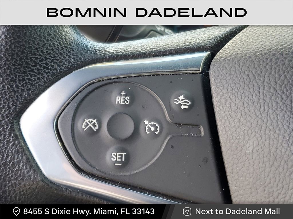 Used 2022 Chevrolet Traverse LS image 19