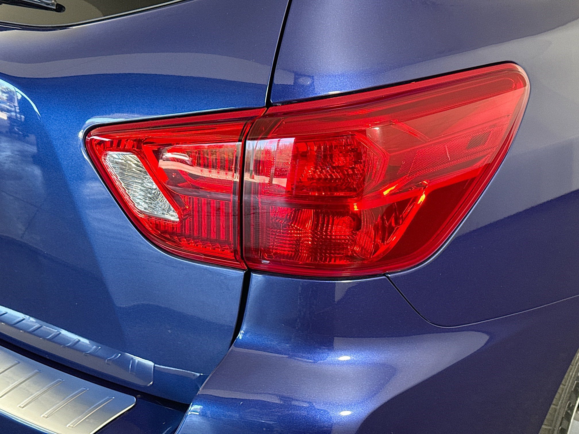 Used 2020 Nissan Pathfinder S image 34