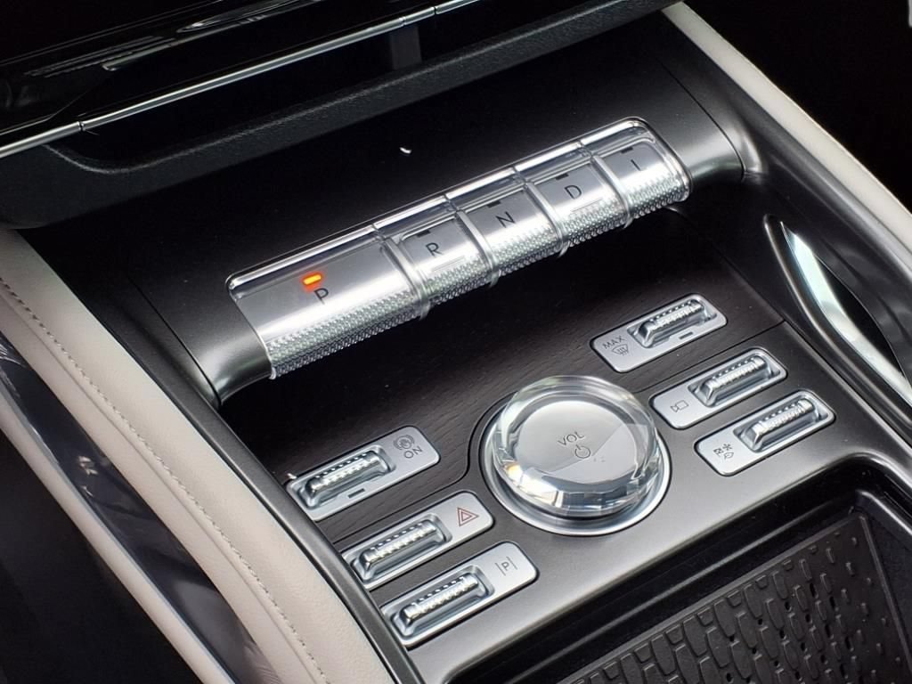 New 2025 Lincoln Nautilus Reserve AWD/4WD image 22