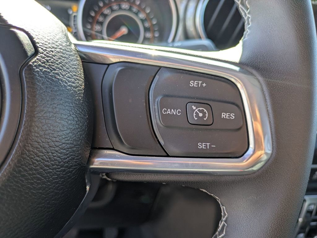 Used 2023 Jeep Gladiator Overland image 16