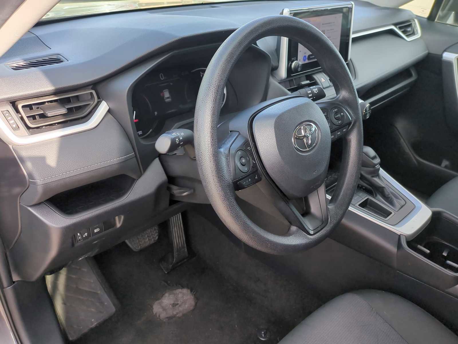 Used 2024 Toyota RAV4 XLE image 10