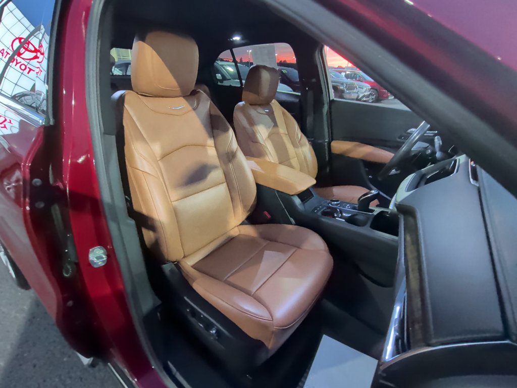 Used 2020 Cadillac XT4 Premium Luxury w/ Enhanced Visibility Package AWD/4WD image 24