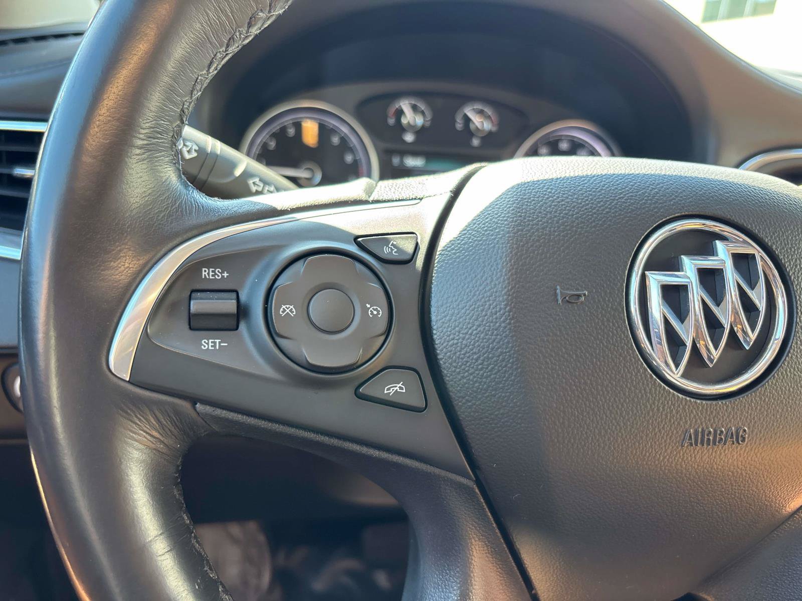 Used 2019 Buick Enclave Essence AWD/4WD image 20