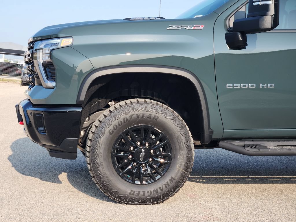 New 2026 Chevrolet Silverado 2500 ZR2 AWD/4WD image 5