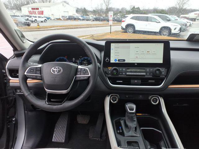 Certified 2026 Toyota Grand Highlander Platinum image 9