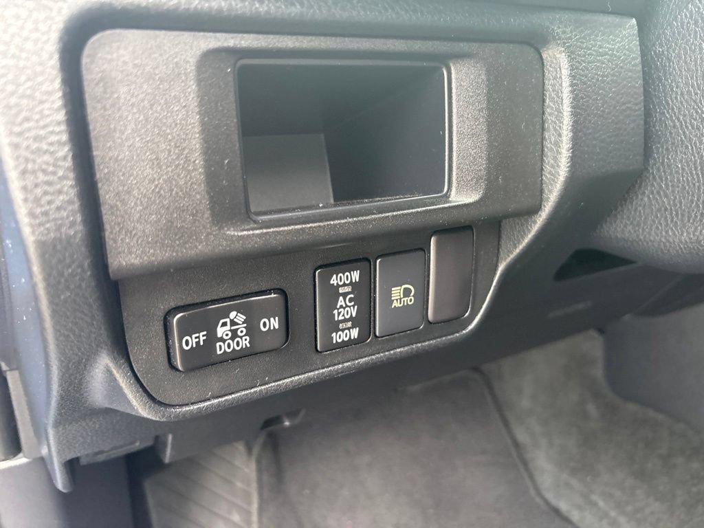 Used 2019 Toyota Tacoma TRD Sport w/ Technology Package RWD image 17
