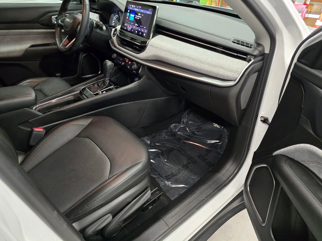 Certified 2022 Jeep Compass Latitude image 29