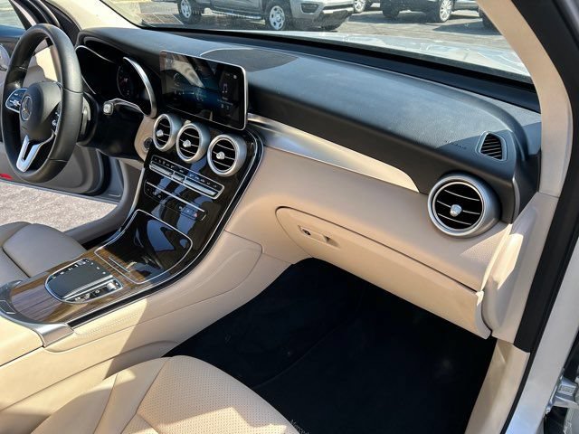 Used 2020 Mercedes-Benz GLC 300 image 23