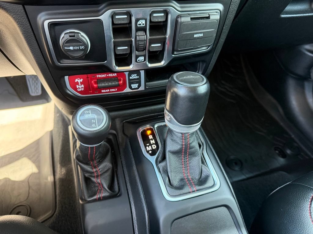 Used 2022 Jeep Gladiator Rubicon w/ Cold Weather Group AWD/4WD image 23