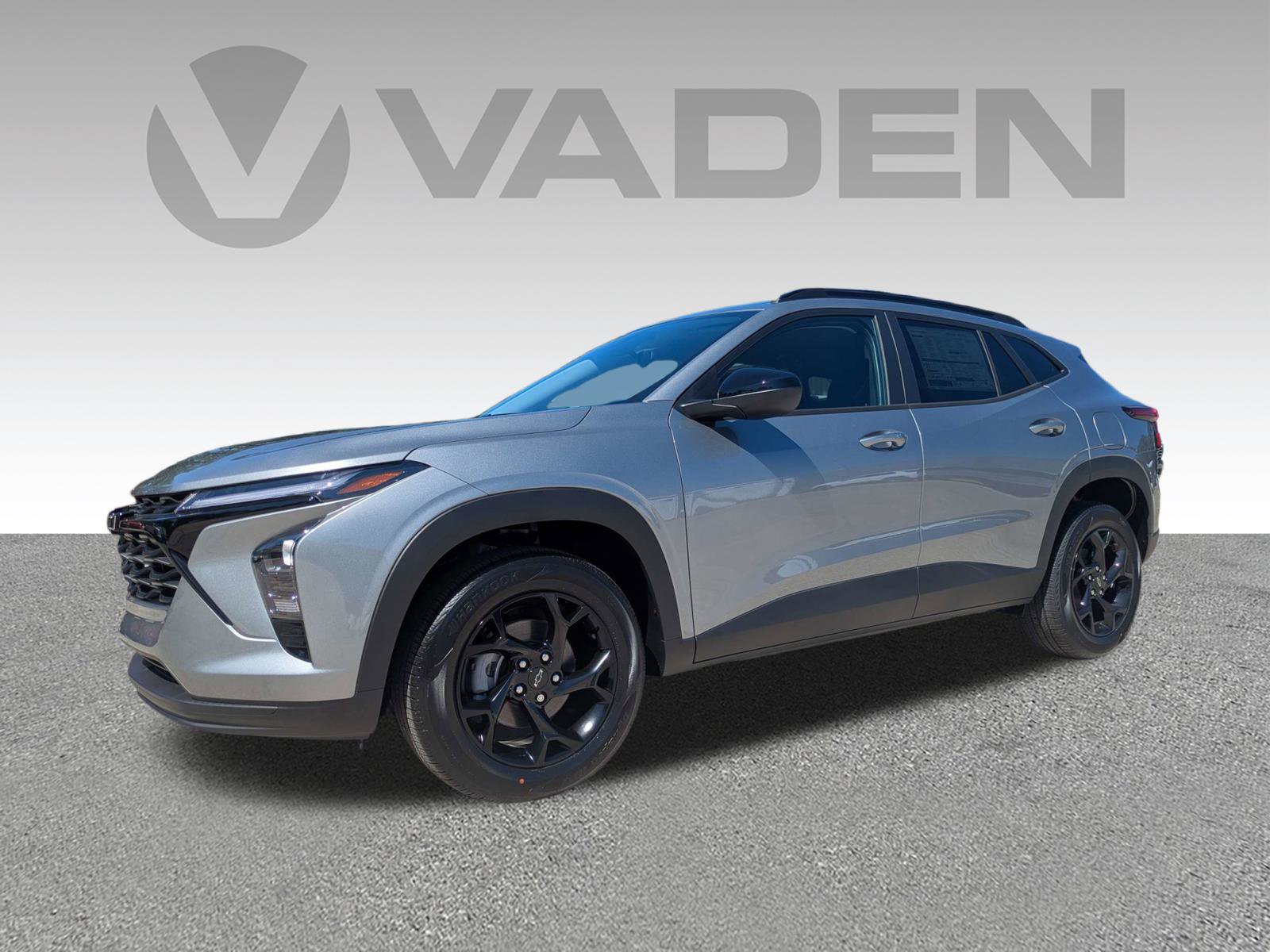 New 2026 Chevrolet Trax LT w/ Midnight Edition FWD image 2