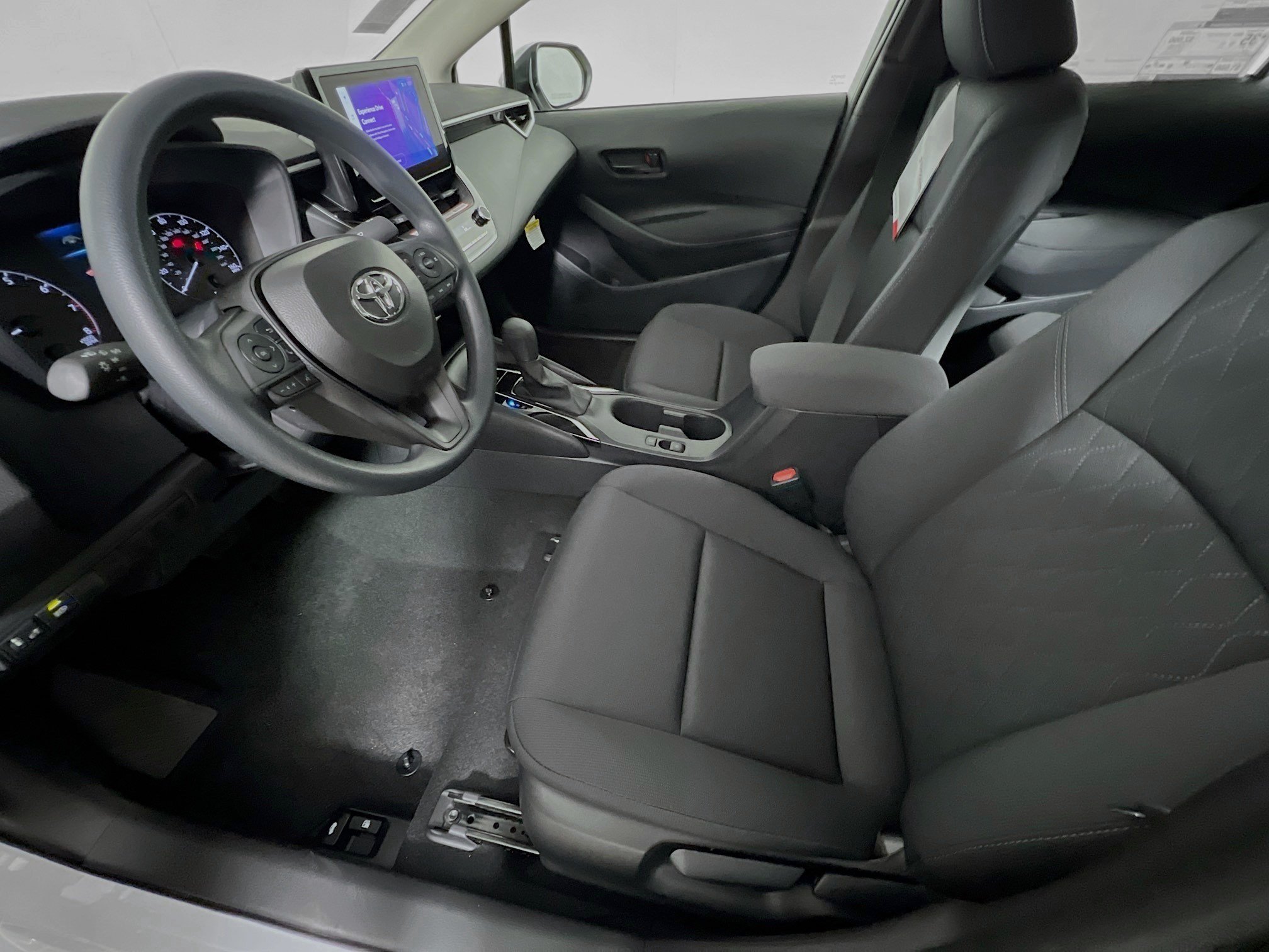 Used 2025 Toyota Corolla LE FWD image 15