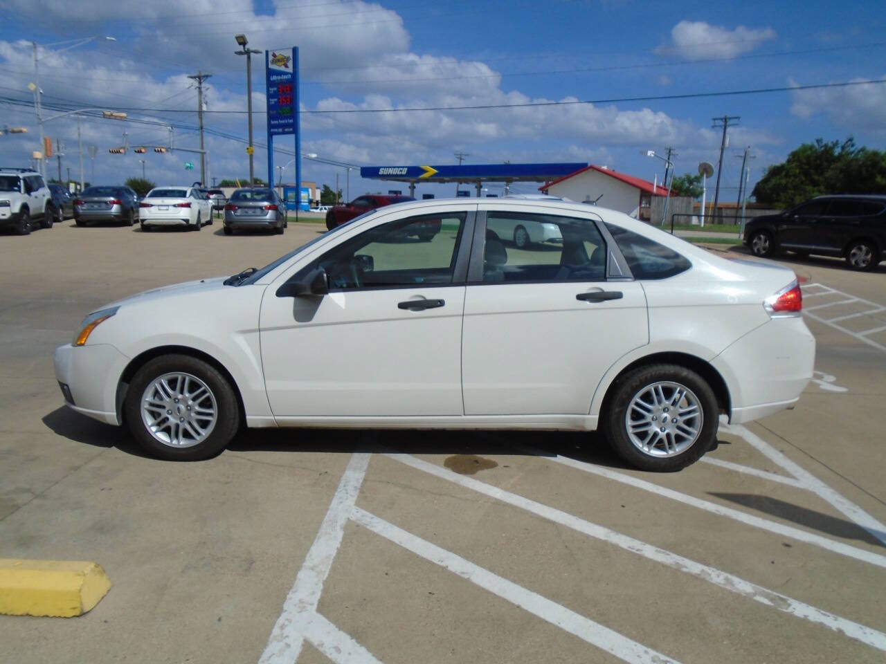 Used 2009 Ford Focus SE FWD image 4