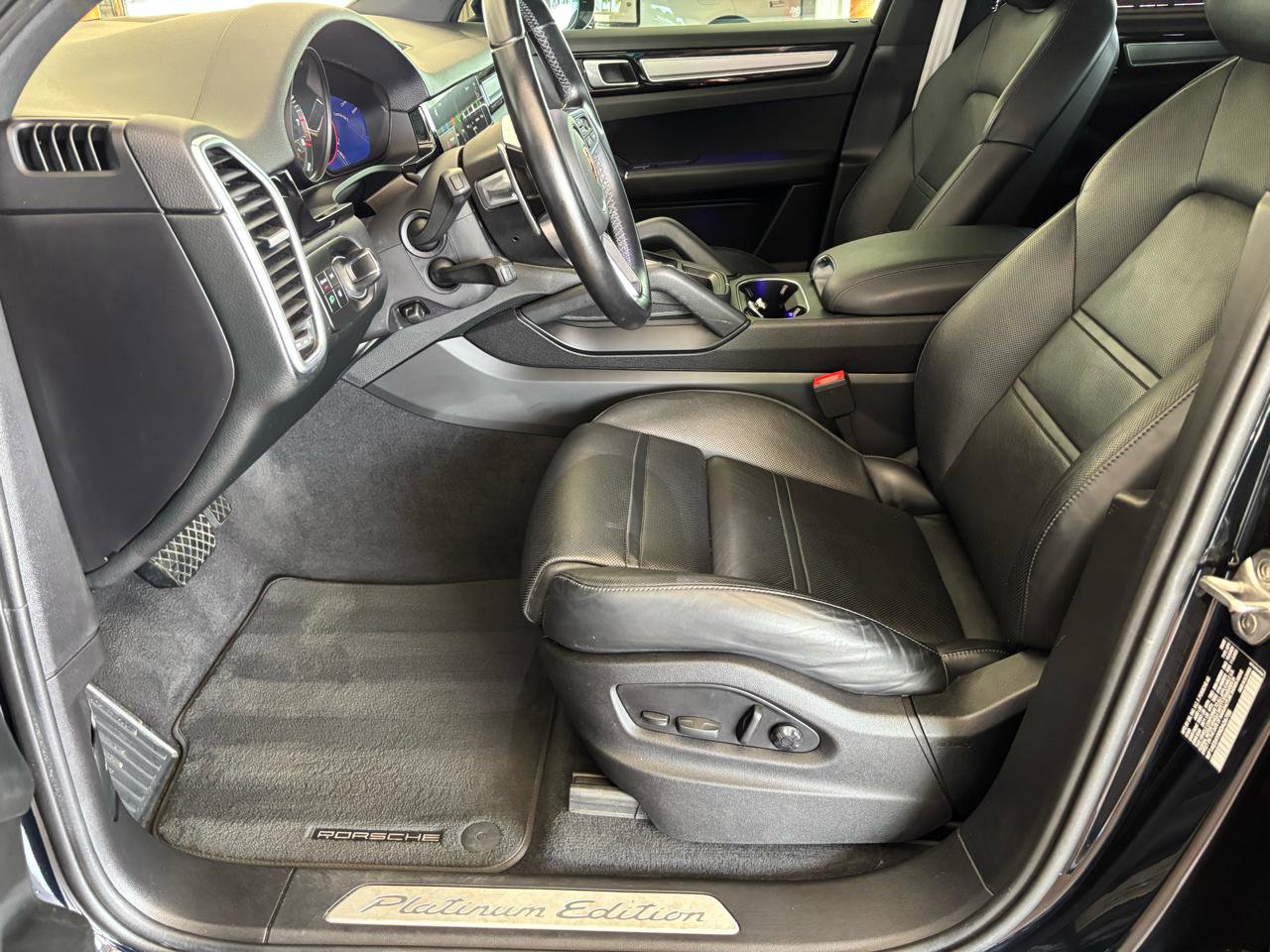 Used 2022 Porsche Cayenne Platinum Edition AWD/4WD image 15