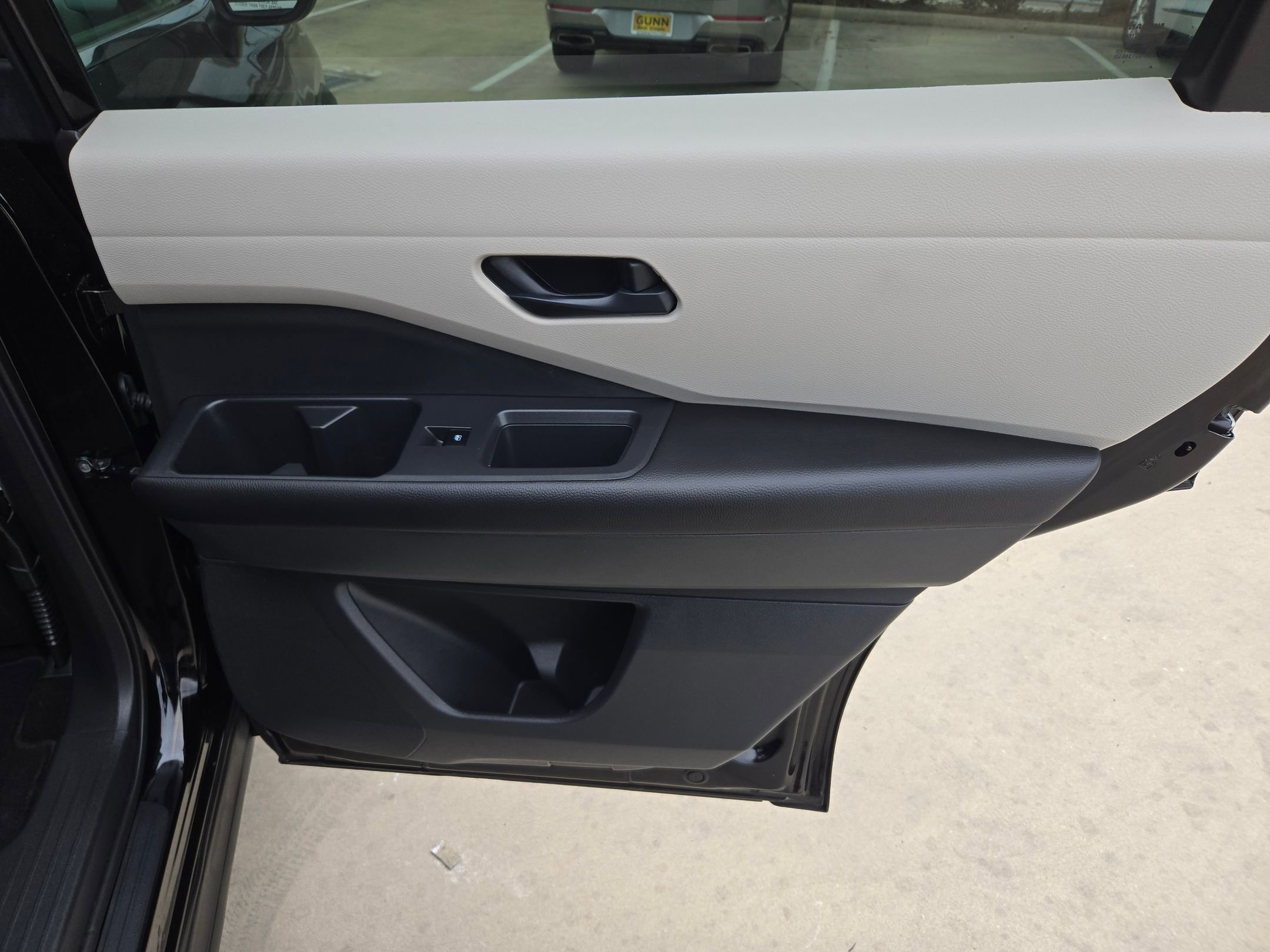 Used 2023 Nissan Pathfinder SV image 29