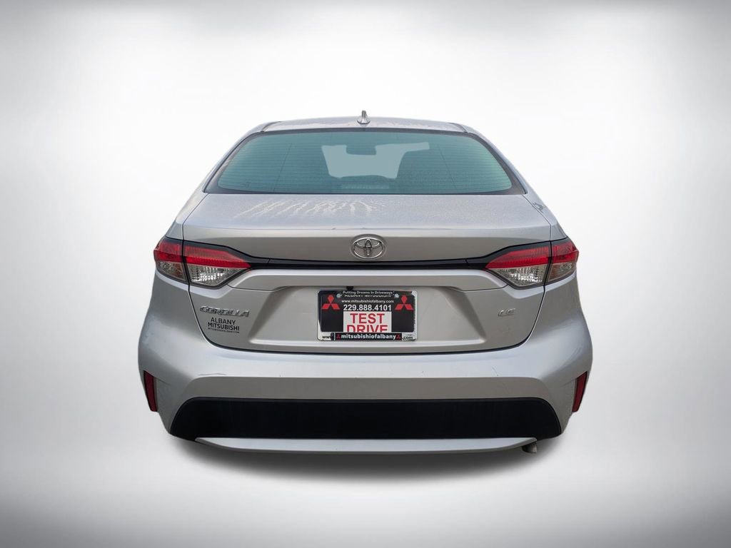 Used 2022 Toyota Corolla LE image 4