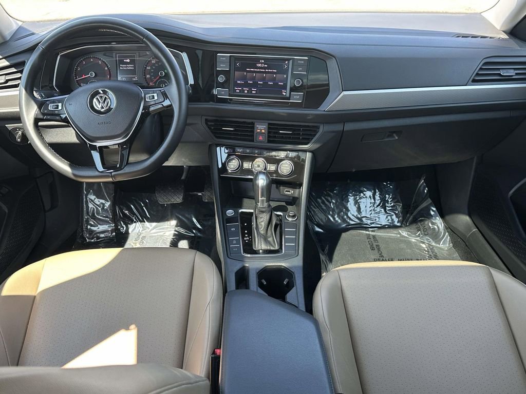 Used 2019 Volkswagen Jetta SE w/ Cold Weather Package image 14