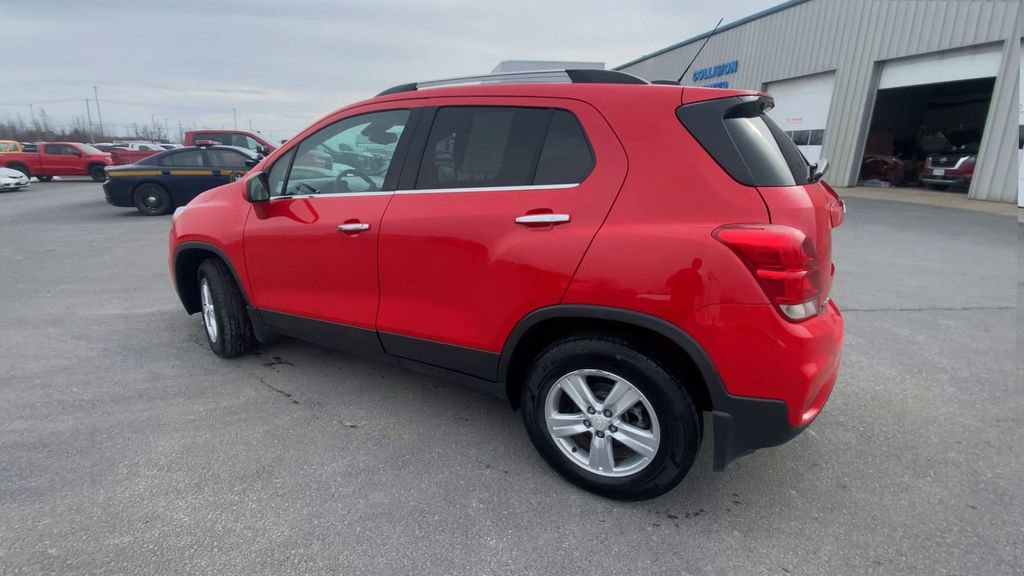 Used 2017 Chevrolet Trax LT w/ LT Convenience Package image 6