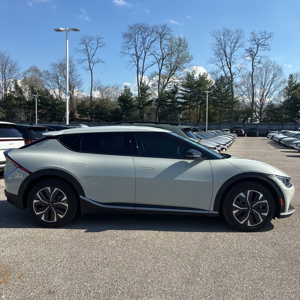 Certified 2024 Kia EV6 Light AWD/4WD image 8