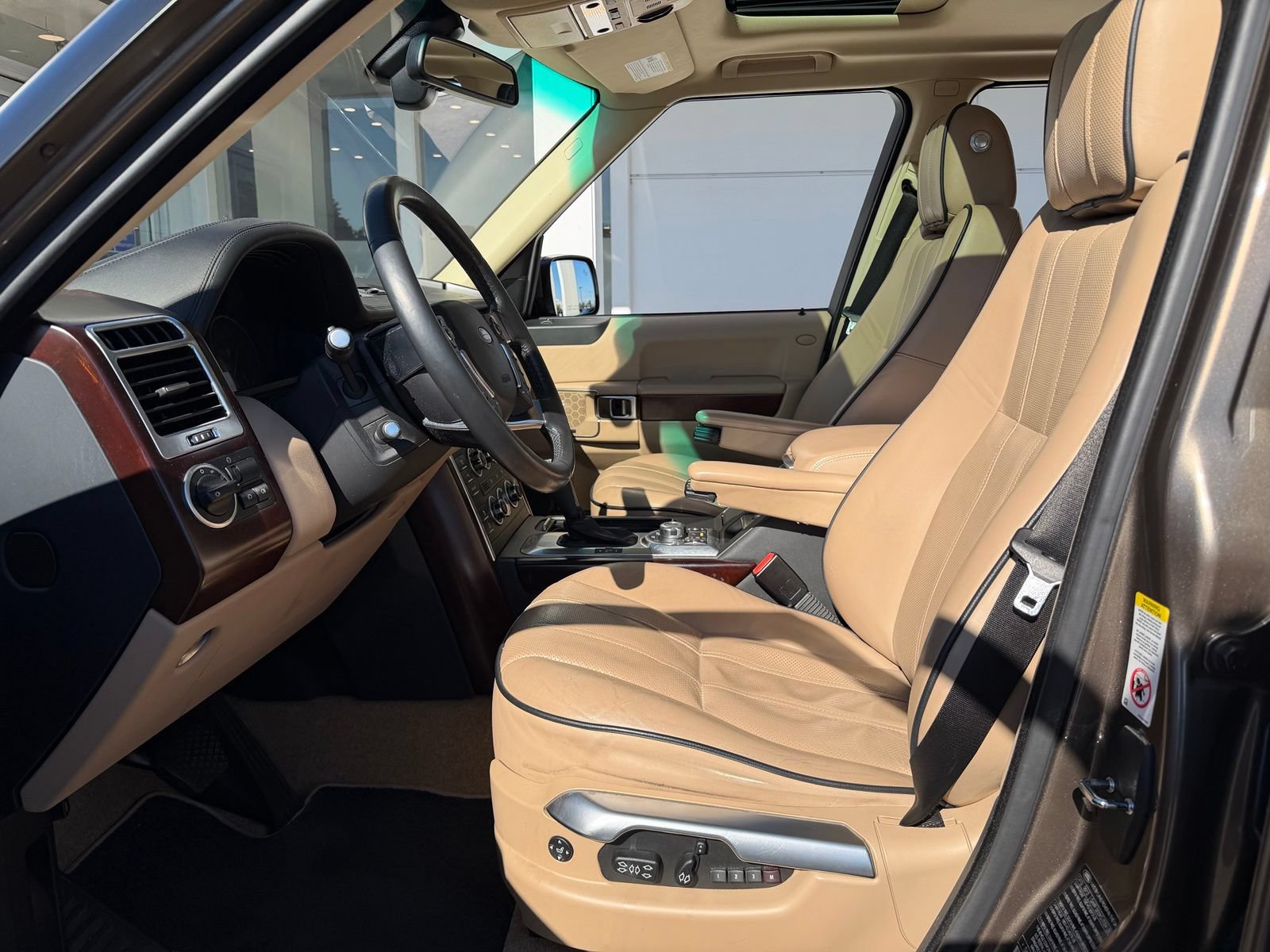 Used 2012 Land Rover Range Rover HSE LUX w/ Luxury Interior Pkg AWD/4WD image 15