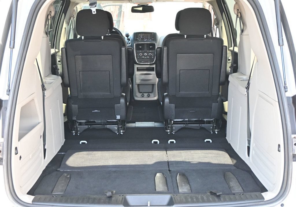 Used 2019 Dodge Grand Caravan SE w/ UConnect Hands-Free Group FWD image 20