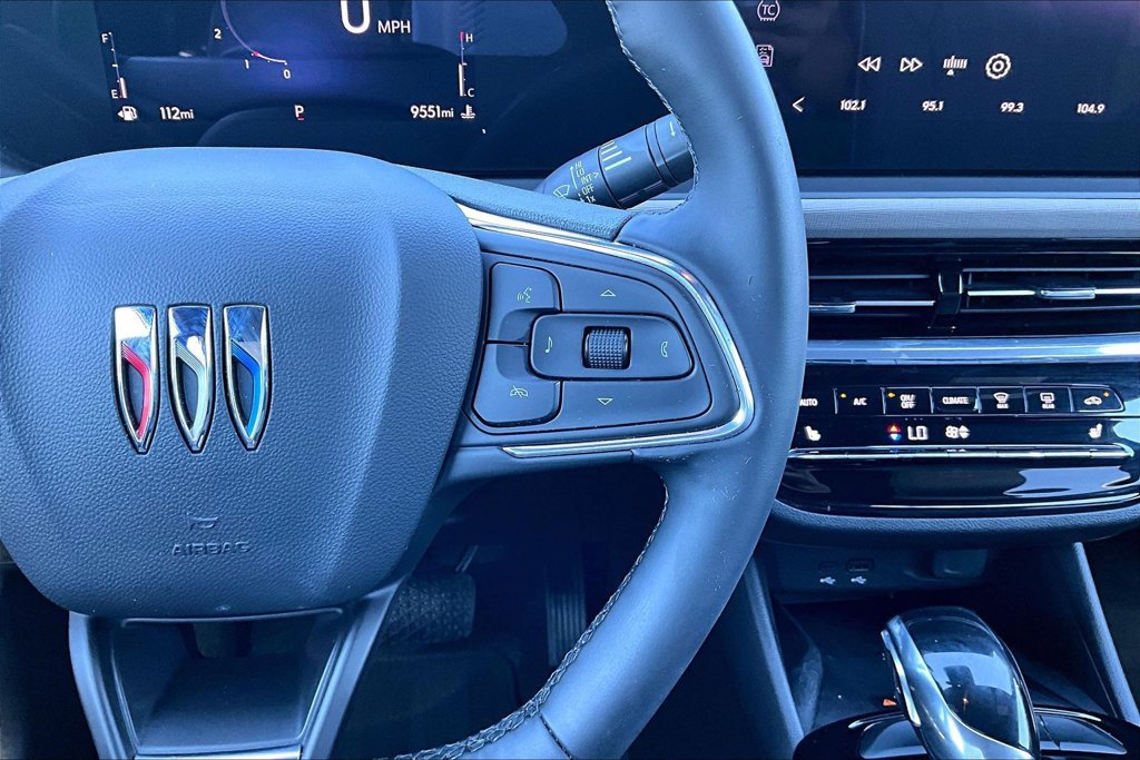 Used 2026 Buick Envista Avenir FWD image 24