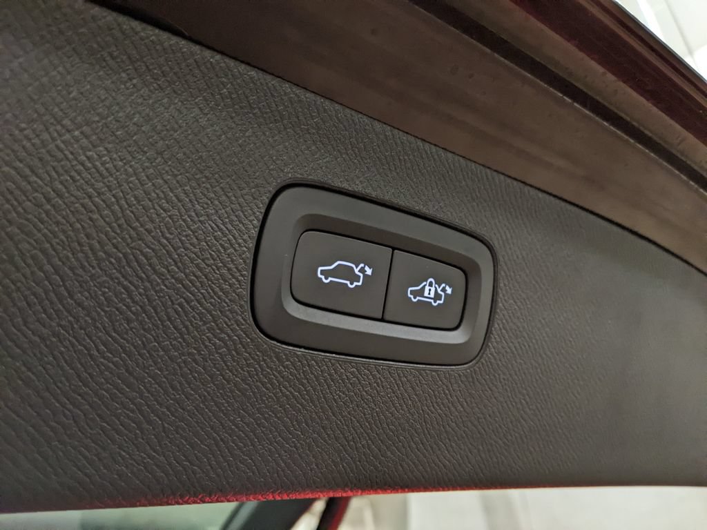 New 2026 Volvo XC90 B5 Plus AWD/4WD image 30
