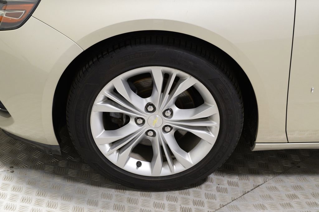 Used 2015 Chevrolet Impala LT w/ Convenience Package image 35