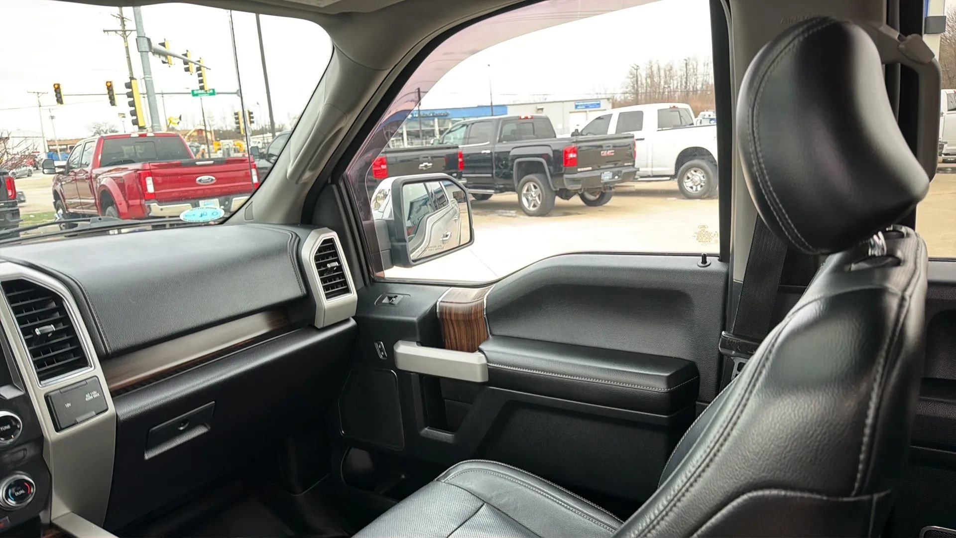 Used 2017 Ford F150 Lariat w/ Equipment Group 502A Luxury image 61