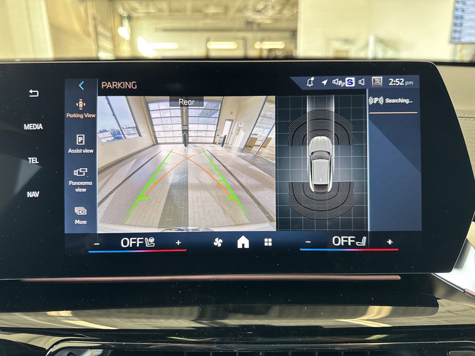 Used 2025 BMW X2 xDrive28i w/ Convenience Package image 25