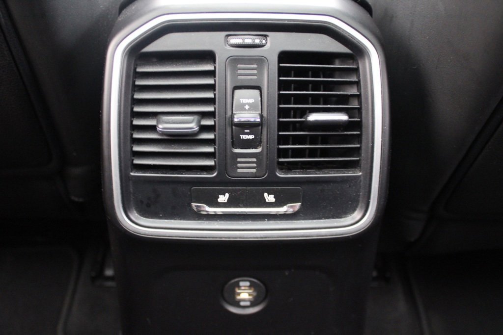 Certified 2017 Porsche Macan GTS image 38