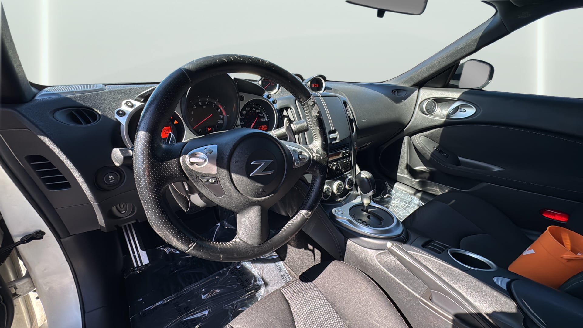 Used 2013 Nissan 370Z Coupe RWD image 14