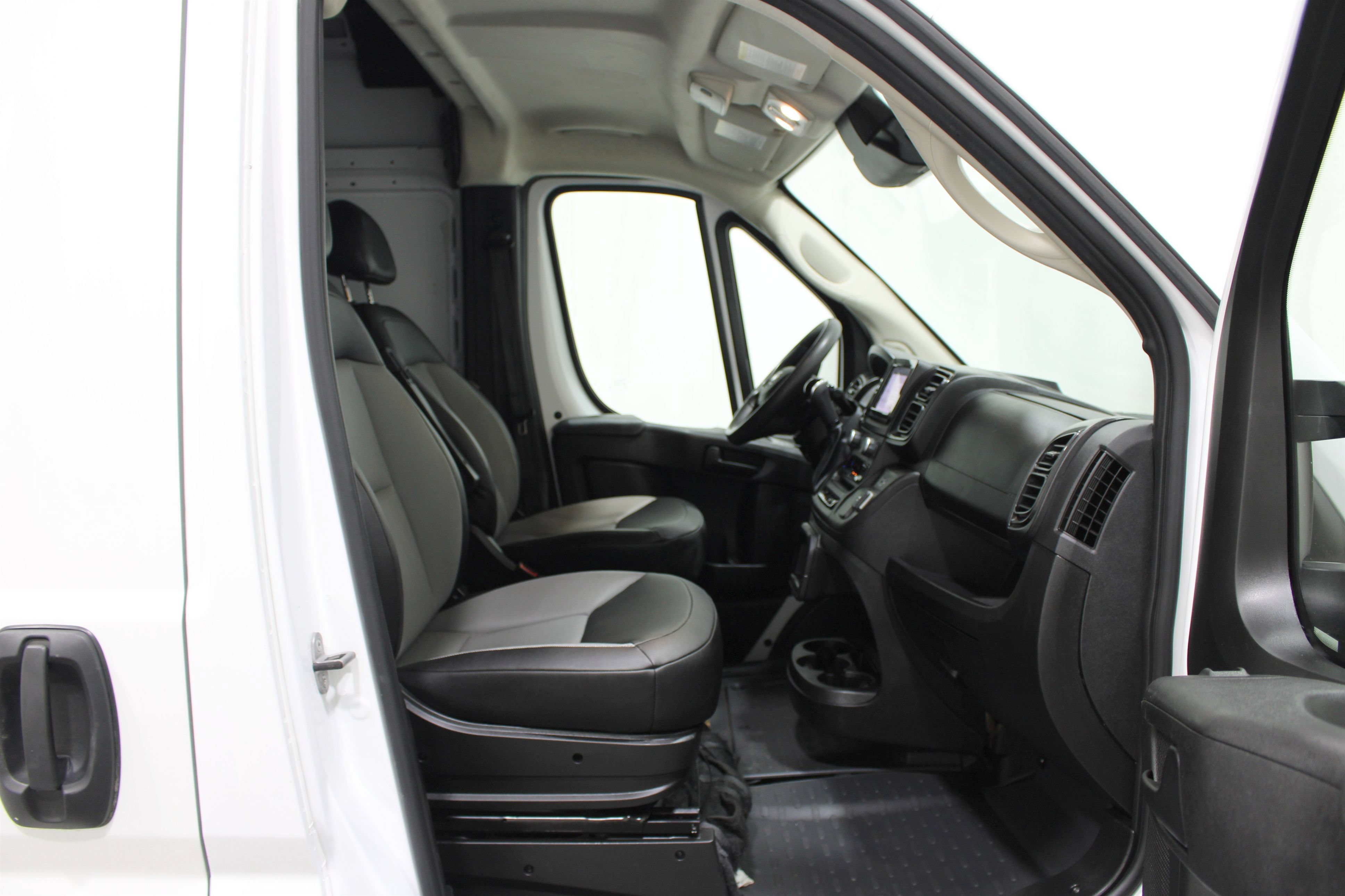 Used 2025 RAM ProMaster 2500 w/ Convenience Group FWD image 20