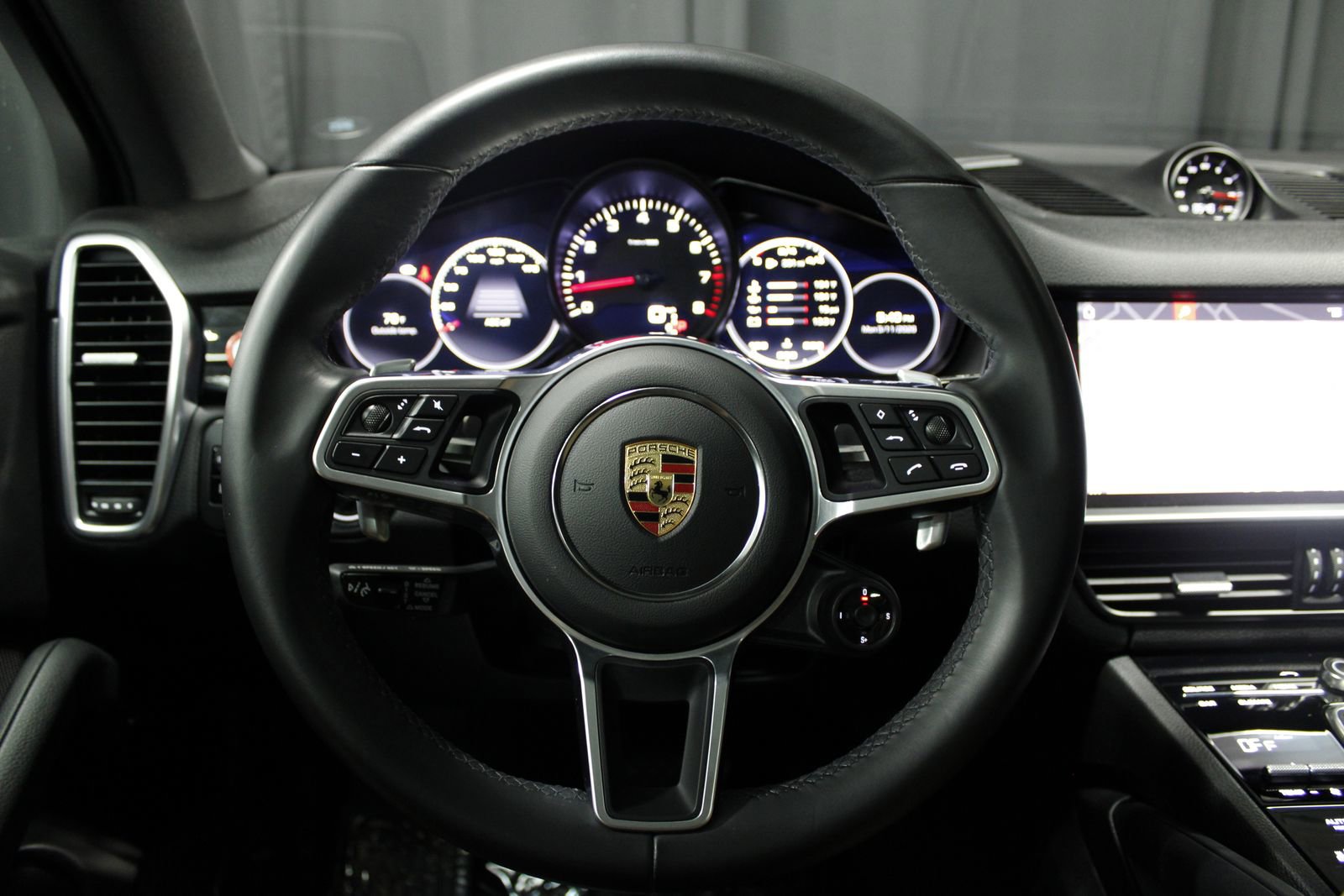 Certified 2021 Porsche Cayenne Coupe AWD/4WD image 11