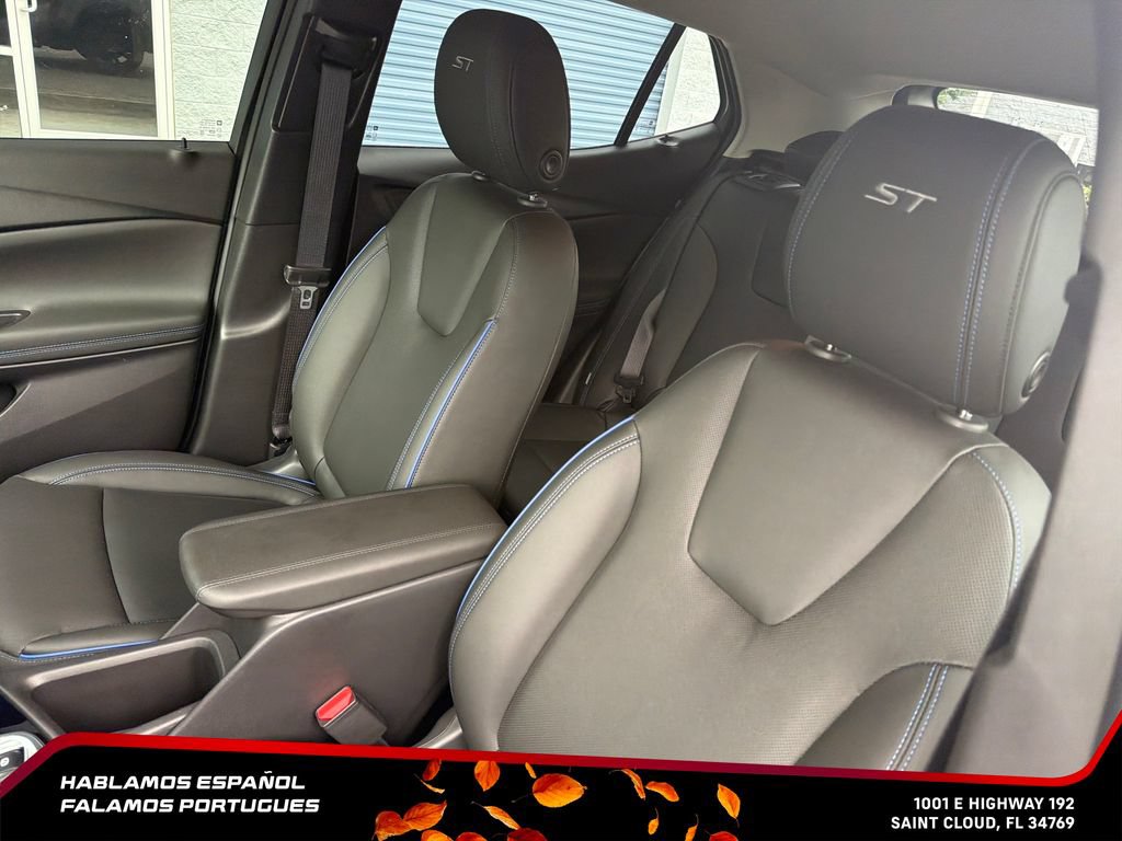 Used 2025 Buick Encore GX Sport Touring w/ Advanced Technology Package FWD image 17