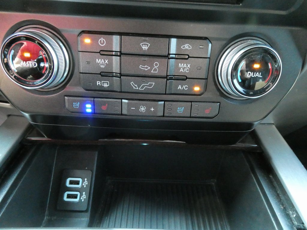 Used 2017 Ford F150 Platinum w/ Equipment Group 701A Luxury image 28