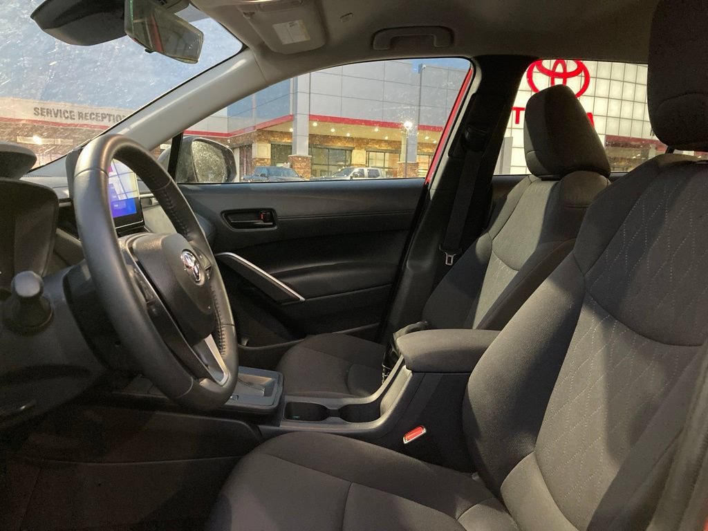 Used 2026 Toyota Corolla Cross LE FWD image 8