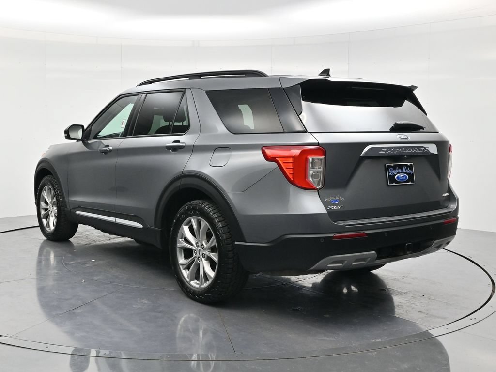 Used 2024 Ford Explorer XLT w/ Equipment Group 202A AWD/4WD image 7