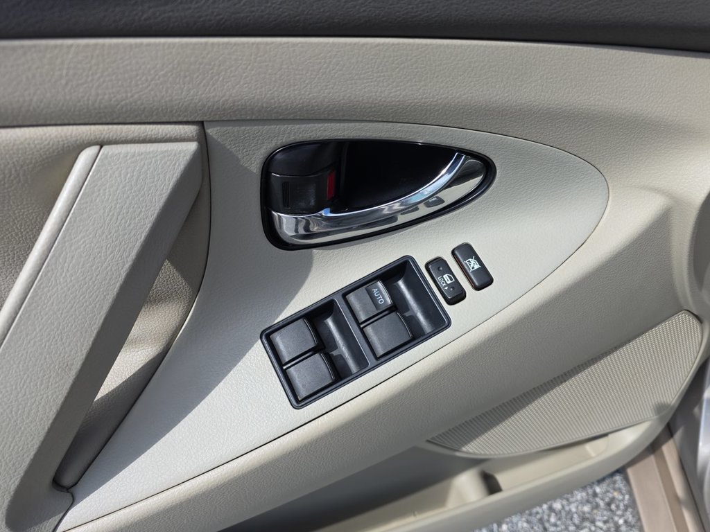 Used 2007 Toyota Camry LE FWD image 18