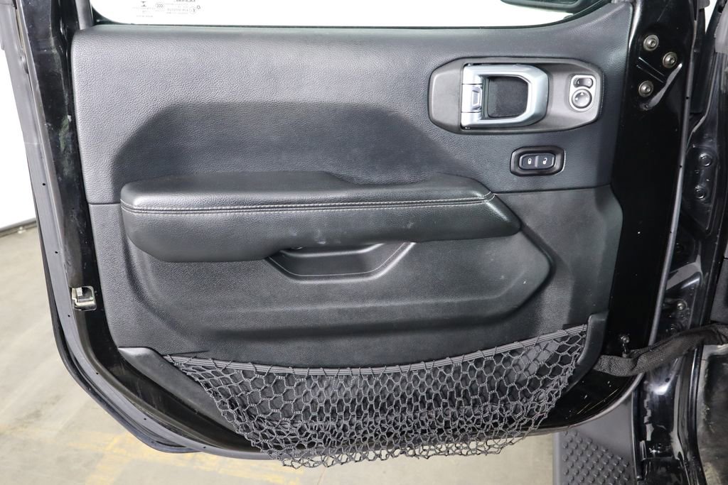 Used 2018 Jeep Wrangler Unlimited Sahara image 19