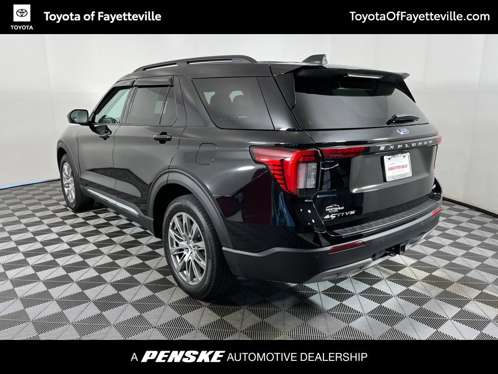 Used 2025 Ford Explorer Active w/ Active Comfort Package AWD/4WD image 3