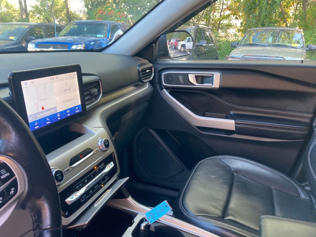 Used 2022 Ford Explorer XLT w/ Equipment Group 202A image 16