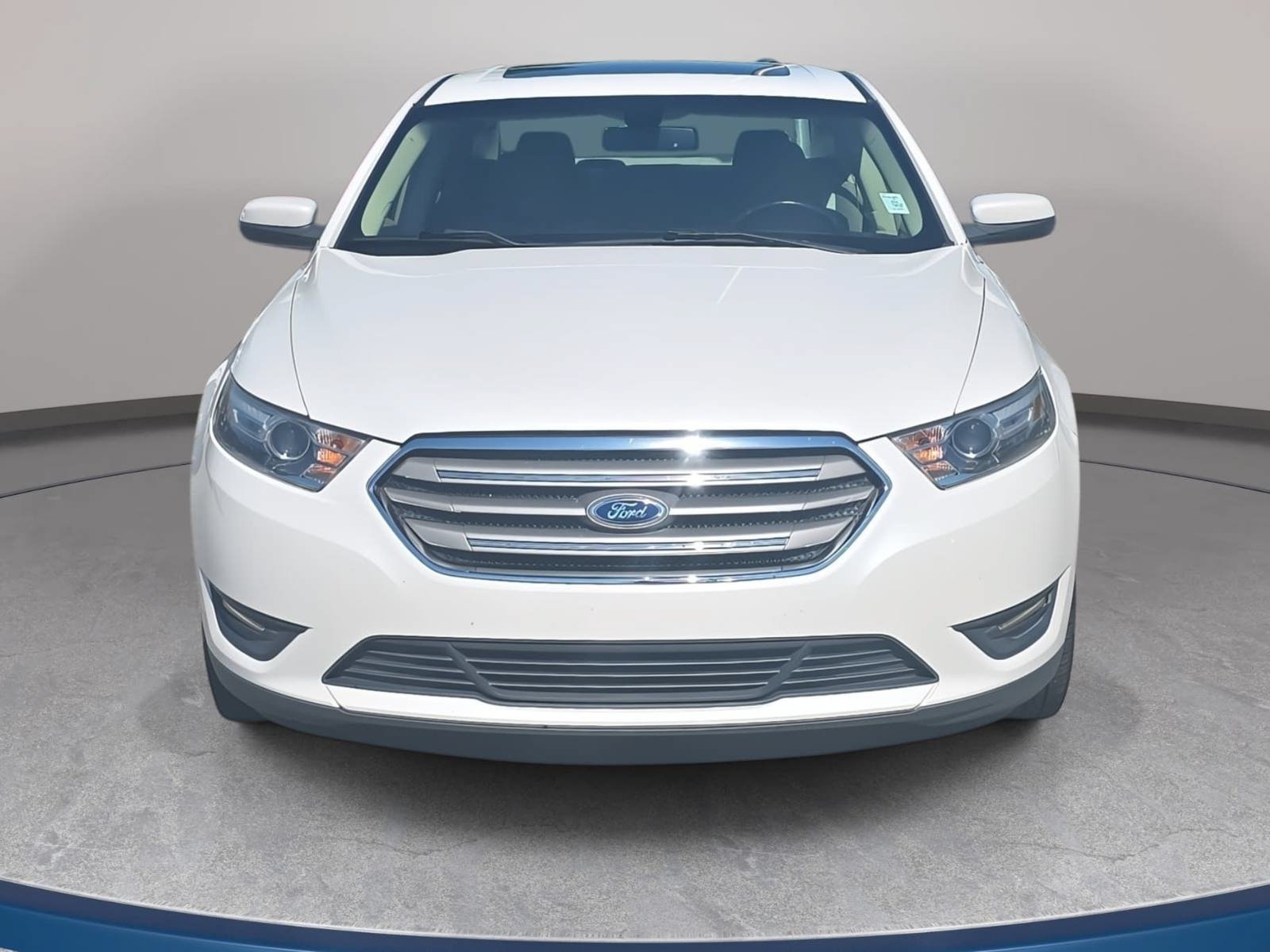 Used 2014 Ford Taurus SEL w/ Equipment Group 201A FWD image 2