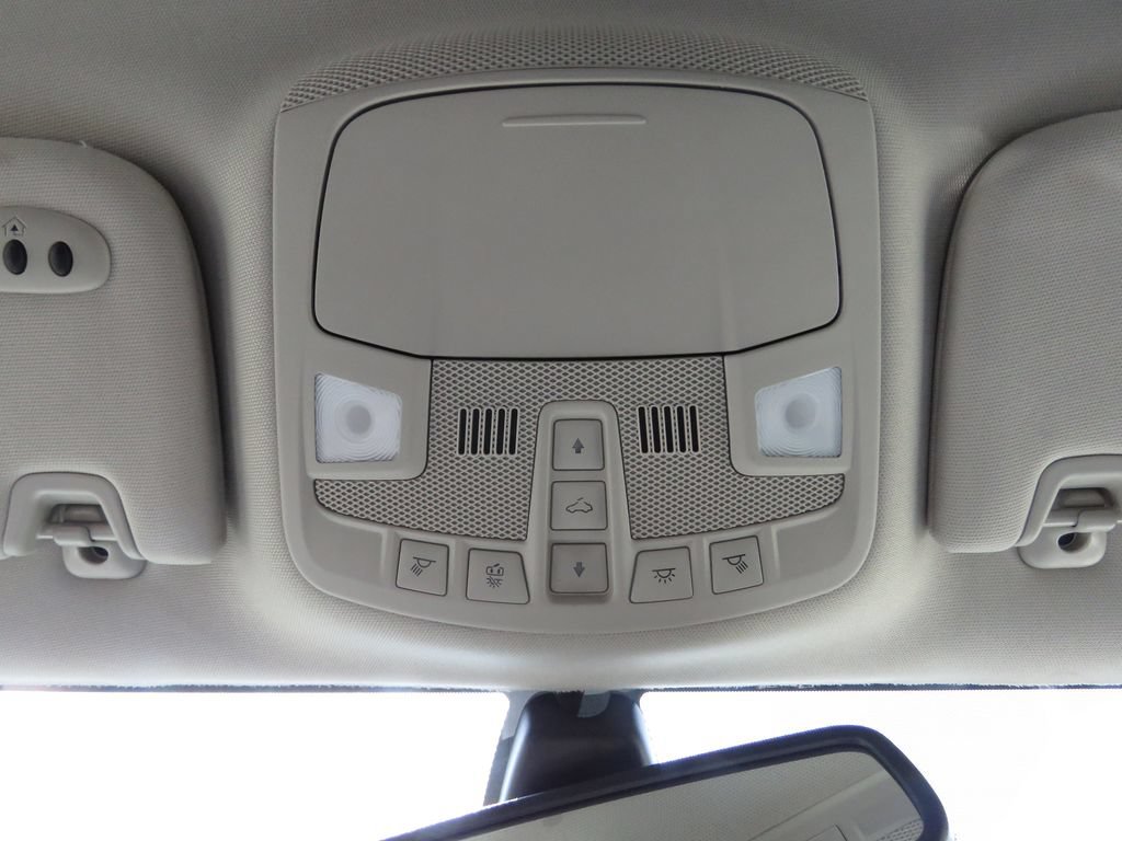 Used 2020 Ford Fusion Energi Titanium FWD image 27