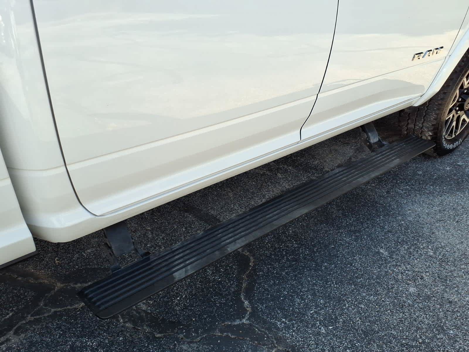 Used 2025 RAM 2500 Limited AWD/4WD image 8
