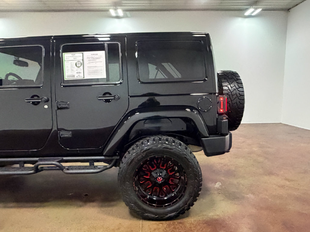 Used 2015 Jeep Wrangler Unlimited Sahara w/ Connectivity Group AWD/4WD image 36