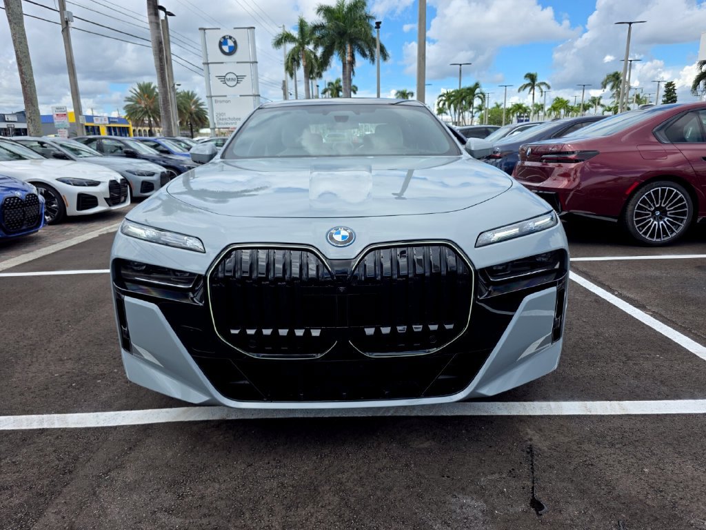 New 2026 BMW 750e xDrive w/ Executive Package AWD/4WD image 2