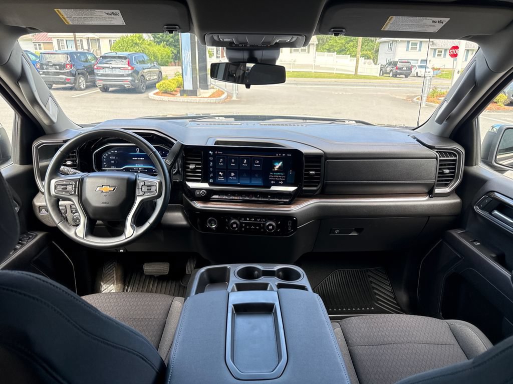 Used 2023 Chevrolet Silverado 1500 LT AWD/4WD image 14